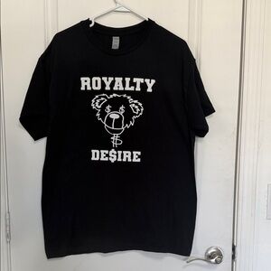 Source Unknown Black Tee with Royalty Bear Design